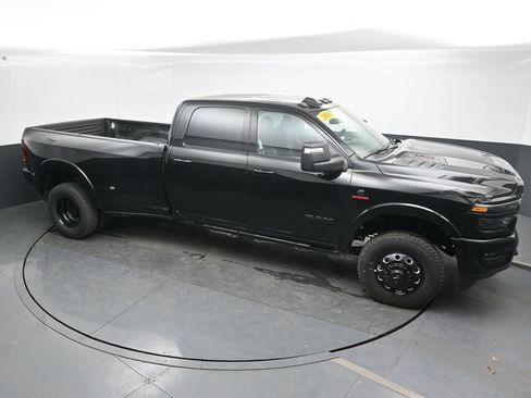 New 2026 RAM 3500 Limited AWD/4WD image 32