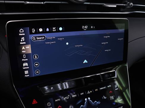 Used 2023 Maserati Grecale GT image 11