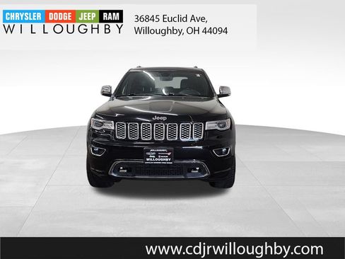 Used 2018 Jeep Grand Cherokee Overland AWD/4WD image 2