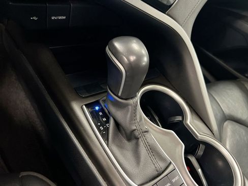 Used 2024 Toyota Camry XLE w/ Navigation Package image 18