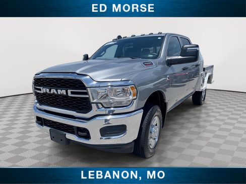 Used 2024 RAM 2500 Tradesman w/ Chrome Appearance Group AWD/4WD image 1