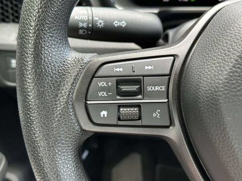 Used 2025 Honda HR-V LX image 19