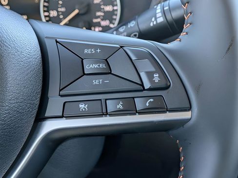 Certified 2025 Nissan Sentra SR w/ Midnight Edition FWD image 15
