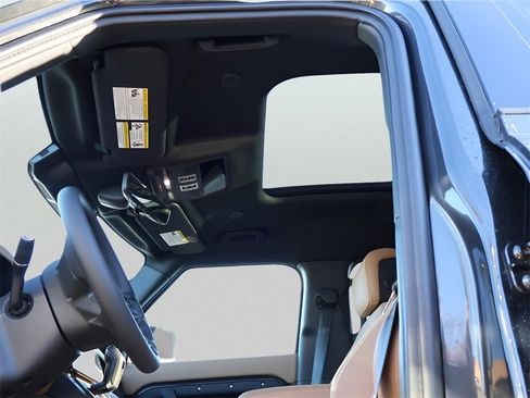 New 2026 Land Rover Defender 130 X-Dynamic SE image 36