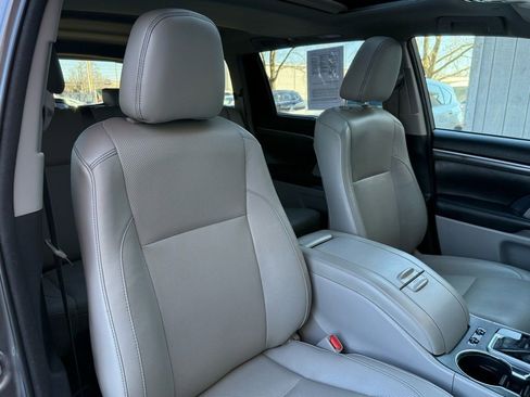 Used 2018 Toyota Highlander Limited w/ Protection Package #3 image 20