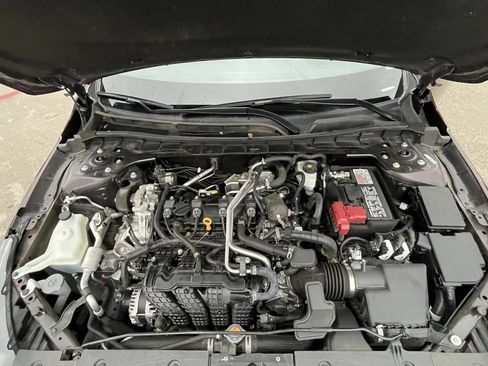 Used 2024 Nissan Altima 2.5 SV image 26