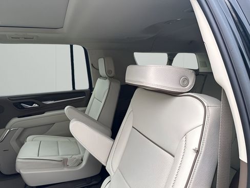 Used 2024 GMC Yukon XL Denali image 19