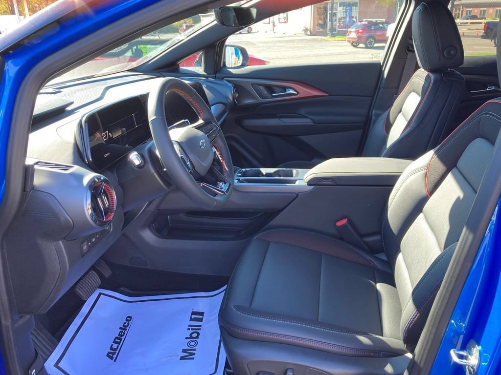 New 2026 Chevrolet Equinox EV RS w/ Convenience Package II FWD image 3