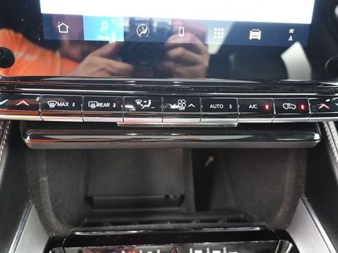 Used 2024 Jeep Wagoneer Series II AWD/4WD image 26