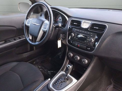 Used 2014 Chrysler 200 Touring FWD image 21