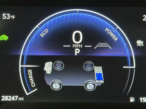 Used 2024 Toyota Corolla Cross XSE w/ Convenience Package image 17