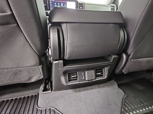 New 2026 GMC Sierra 1500 SLE w/ Preferred Package image 31