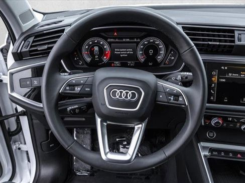 Certified 2025 Audi Q3 2.0T Premium Plus w/ Premium Plus Package image 13