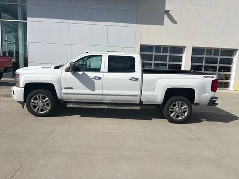 Used 2017 Chevrolet Silverado 2500 High Country w/ Duramax Plus Package AWD/4WD image 6