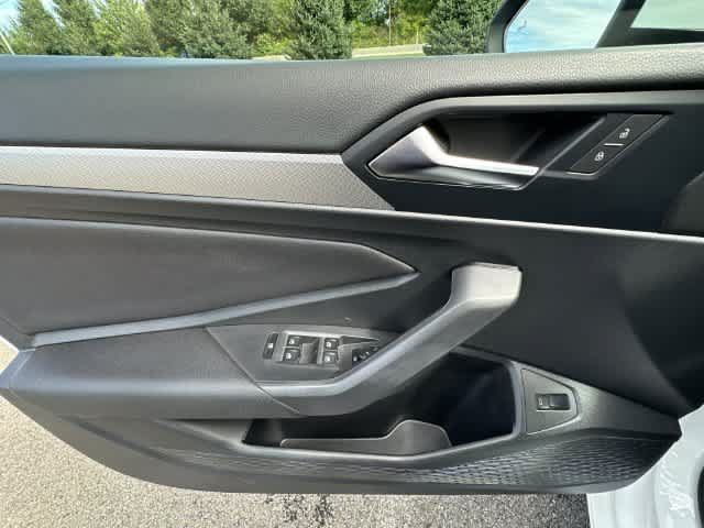 Used 2019 Volkswagen Jetta SE FWD image 17