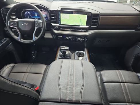 Certified 2025 Chevrolet Silverado 1500 High Country w/ Midnight Edition AWD/4WD image 11