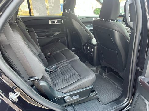 Used 2020 Ford Explorer XLT w/ Comfort Package AWD/4WD image 21
