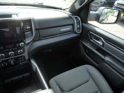 Used 2022 RAM 1500 Big Horn AWD/4WD image 11