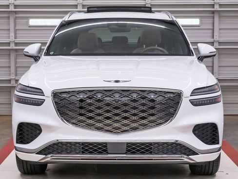 Certified 2026 Genesis GV70 2.5T Advanced AWD/4WD image 4