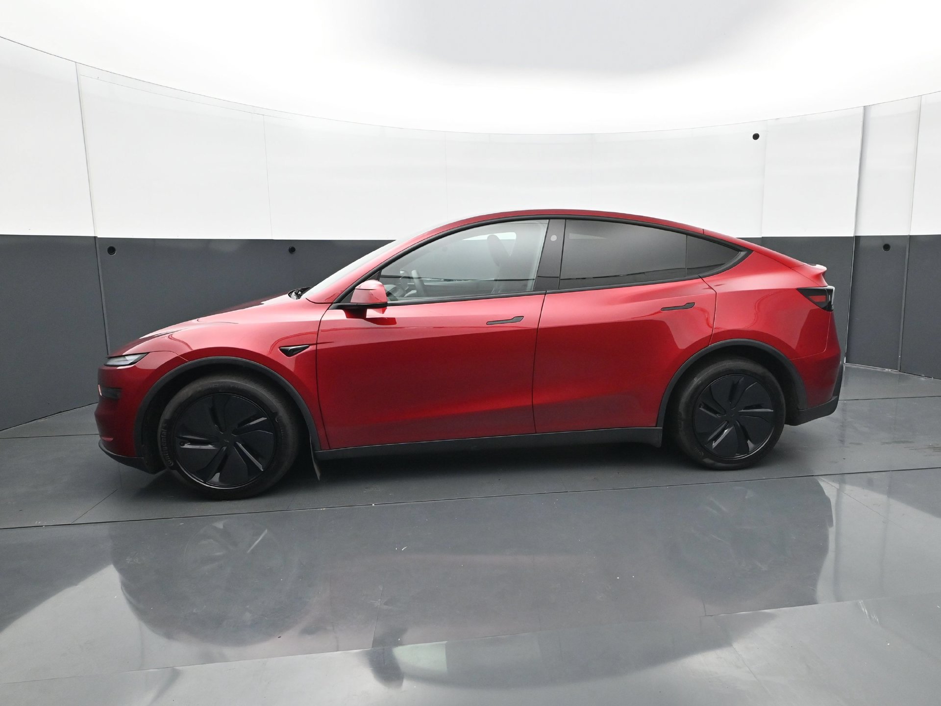 Used 2026 Tesla Model Y AWD image 3