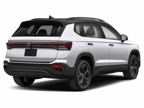 New 2026 Volkswagen Taos SE AWD/4WD image 2