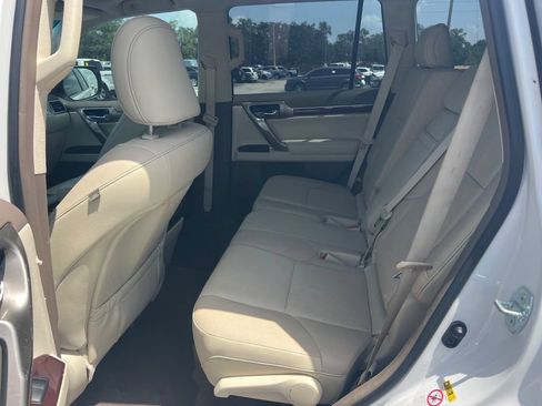Used 2019 Lexus GX 460 Premium w/ Premium Package AWD/4WD image 4