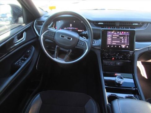 Certified 2022 Jeep Grand Cherokee L Laredo AWD/4WD image 13