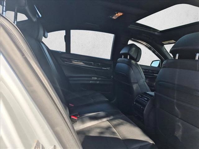Used 2013 BMW 750i RWD image 21