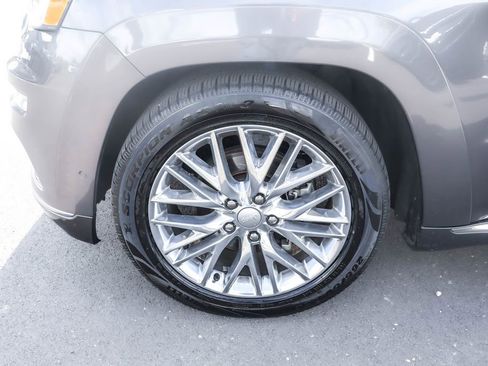 Used 2018 Jeep Grand Cherokee Summit AWD/4WD image 14