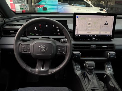 Used 2026 Toyota RAV4 XSE AWD/4WD image 15