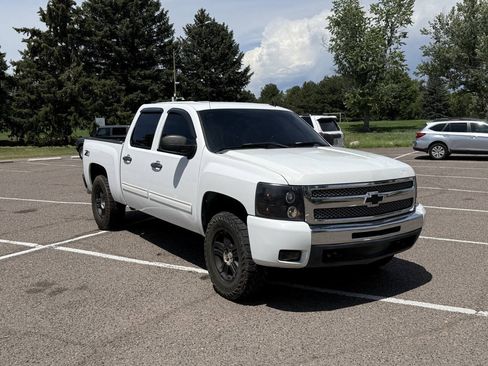 Used 2010 Chevrolet Silverado 1500 LT w/ Power Pack Plus AWD/4WD image 5