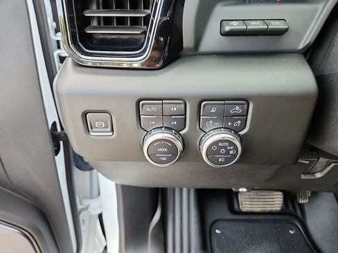 Used 2025 GMC Sierra 2500 AT4X AWD/4WD image 28