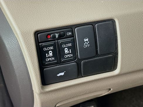 Used 2013 Honda Odyssey EX-L image 16
