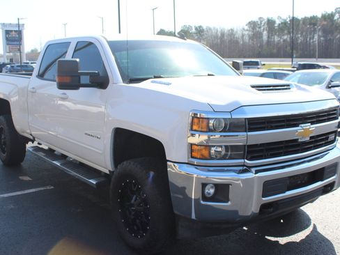 Used 2017 Chevrolet Silverado 2500 LT w/ LT Fleet Convenience Package image 4
