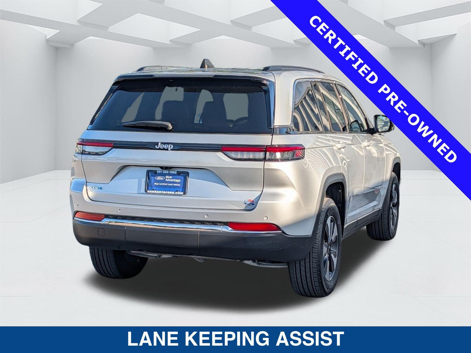 Used 2024 Jeep Grand Cherokee Limited 4xe AWD/4WD image 5