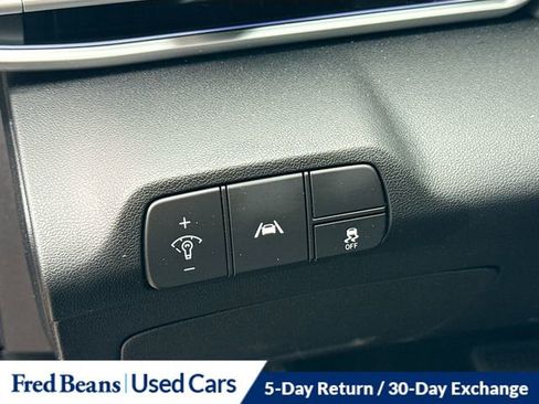 Used 2023 Hyundai Elantra Limited image 9