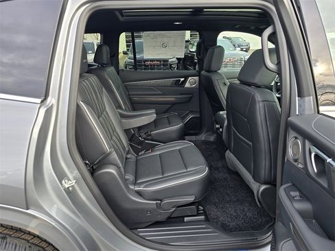 New 2026 Buick Enclave Avenir w/ Super Cruise Package image 32