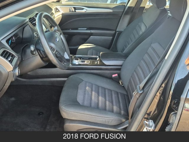 Used 2018 Ford Fusion SE w/ Fusion SE Technology Package FWD image 17