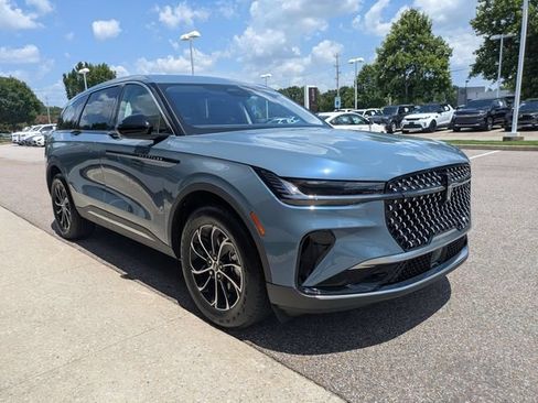 Certified 2026 Lincoln Nautilus Premier AWD/4WD image 10