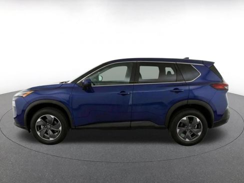 Used 2025 Nissan Rogue SV AWD/4WD image 4