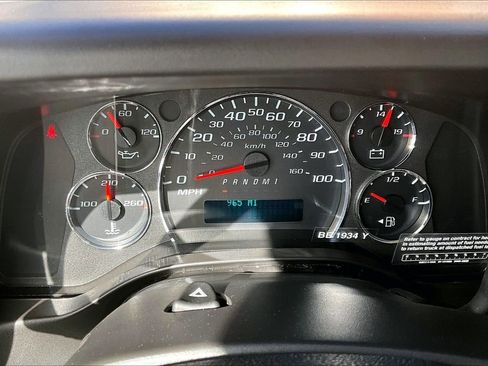 Used 2024 GMC Savana 2500 w/ Driver Convenience Package image 11