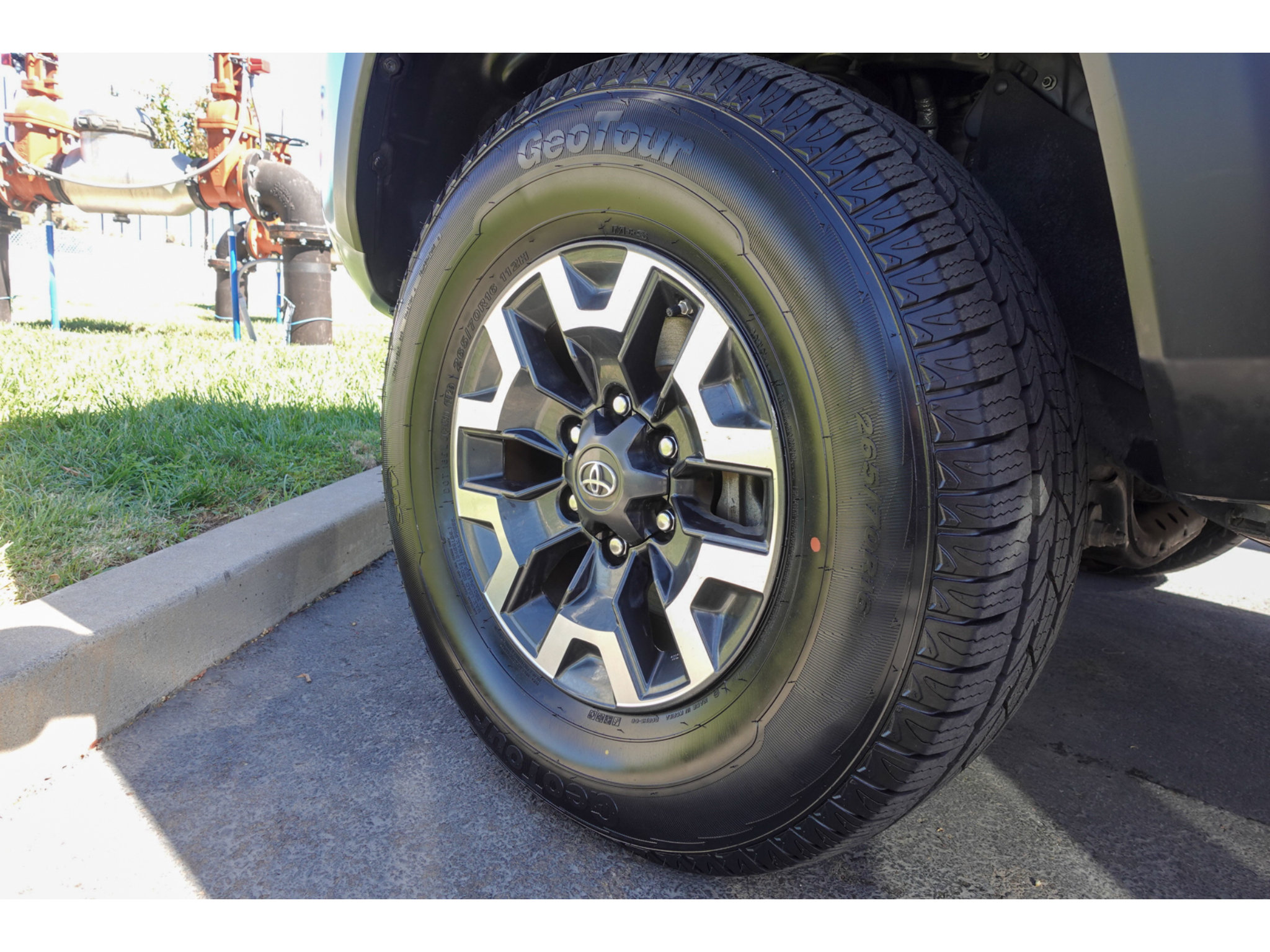 Used 2019 Toyota Tacoma TRD Off-Road w/ Technology Package AWD/4WD image 26