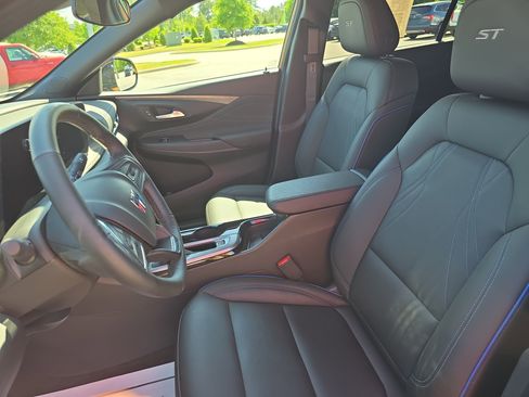 Used 2024 Buick Envista Sport Touring w/ Convenience I Package FWD image 14