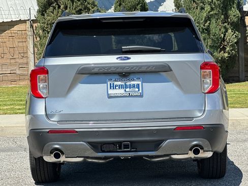 New 2024 Ford Explorer XLT w/ Equipment Group 202A image 6