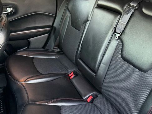 Used 2021 Jeep Compass Trailhawk image 12