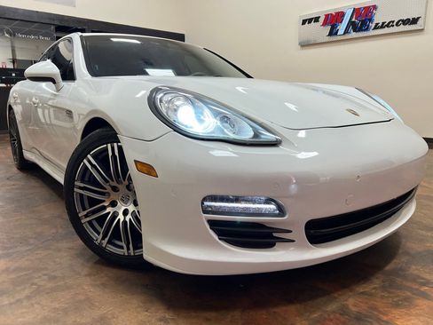 Used 2013 Porsche Panamera 4 image 38