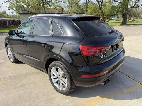 Used 2017 Audi Q3 2.0T Premium w/ Convenience Package AWD/4WD image 4