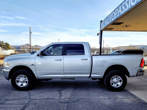 Used 2016 RAM 2500 SLT image 2