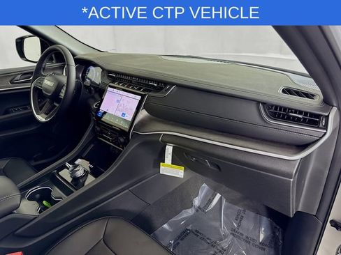 New 2025 Jeep Grand Cherokee Limited w/ Black Appearance Package image 29