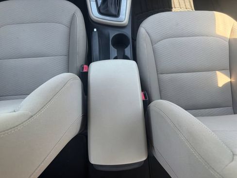 Used 2020 Hyundai Elantra SEL FWD image 18